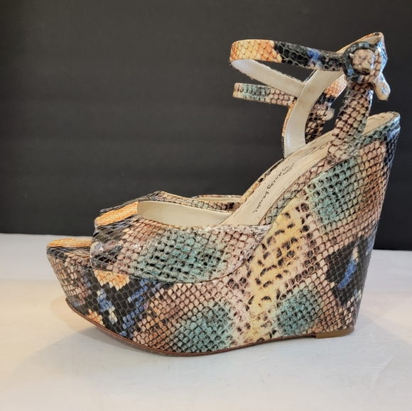 Alice + Olivia Shoes - Alice and Olivia heel wedge snakeskin colorful Size 39.5